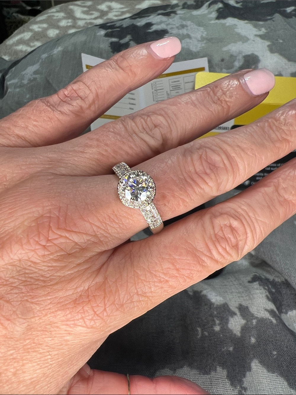 Classic Silver925 Moissanite Halo Engagement Ring with Round Center Stone